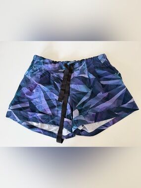 lululemon athletica cuffed beach shorts size 8